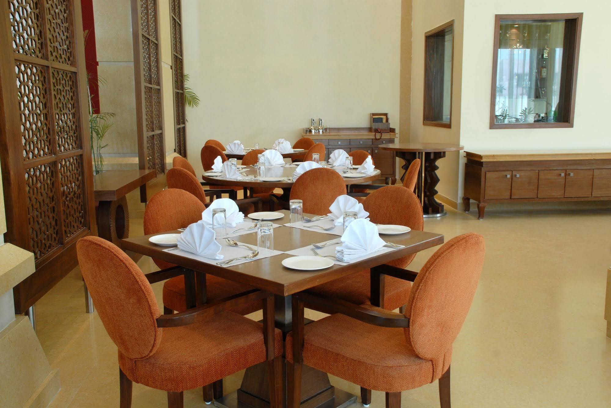Cambay Grand Kukas Hotel Jaipur Ngoại thất bức ảnh