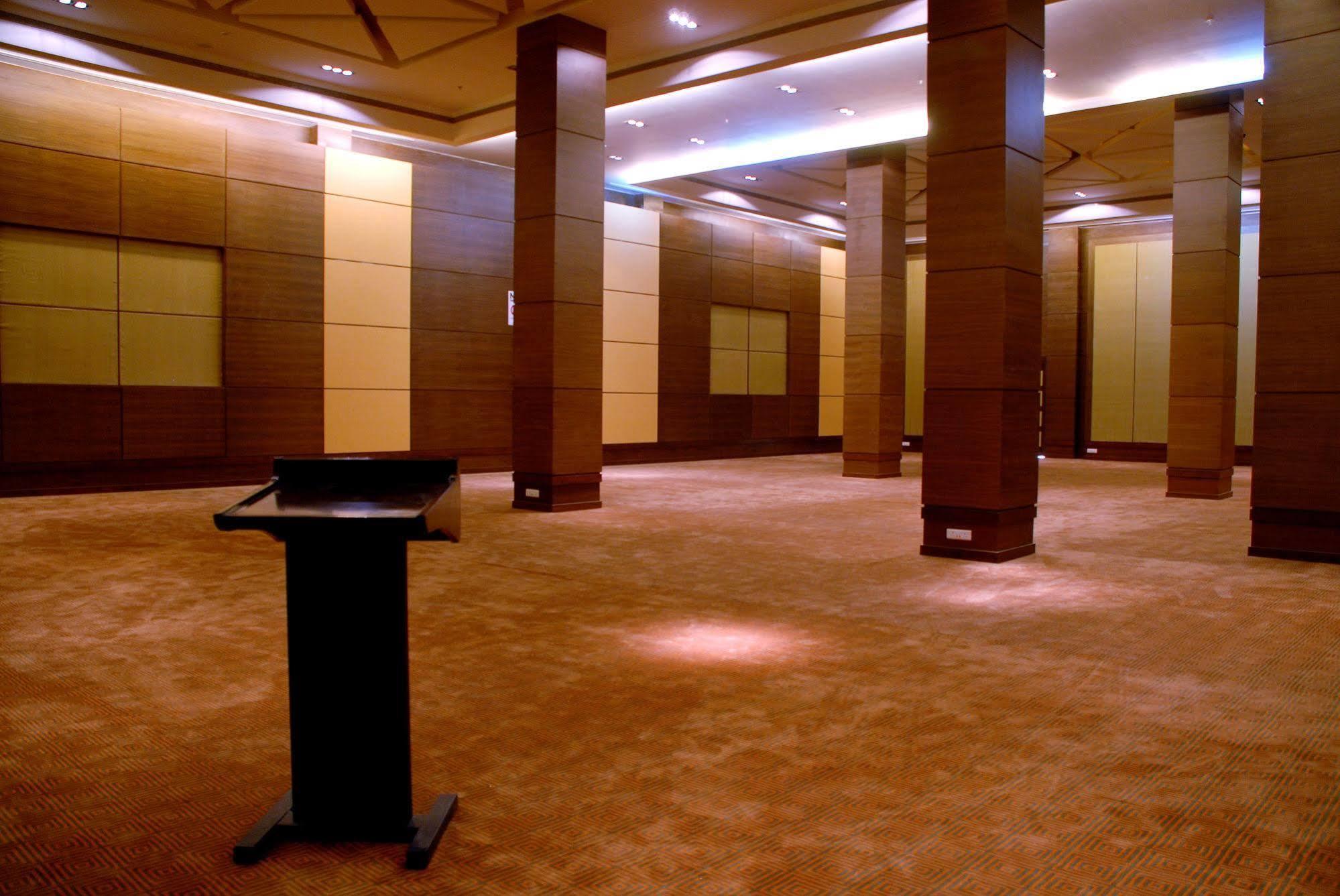 Cambay Grand Kukas Hotel Jaipur Ngoại thất bức ảnh